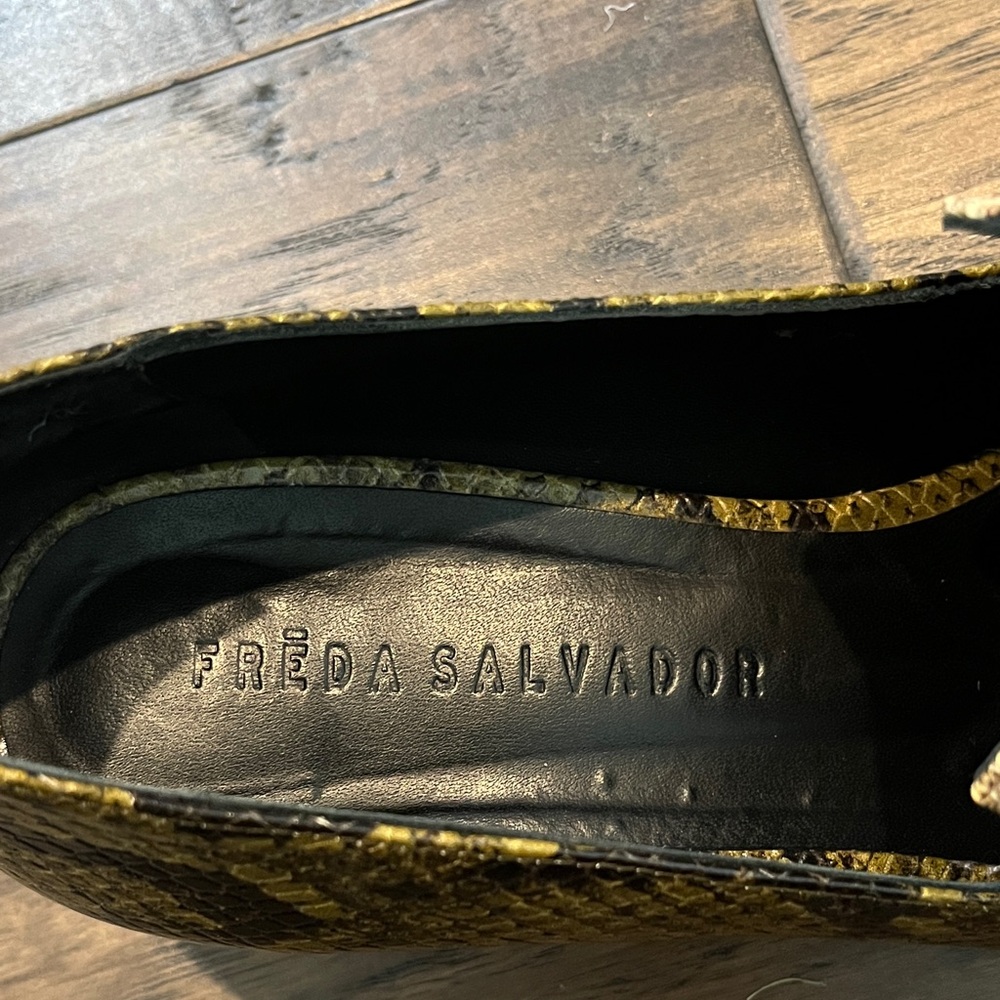 Freda Salvador Two Tone Python Print Loafers Sz 8… - image 2